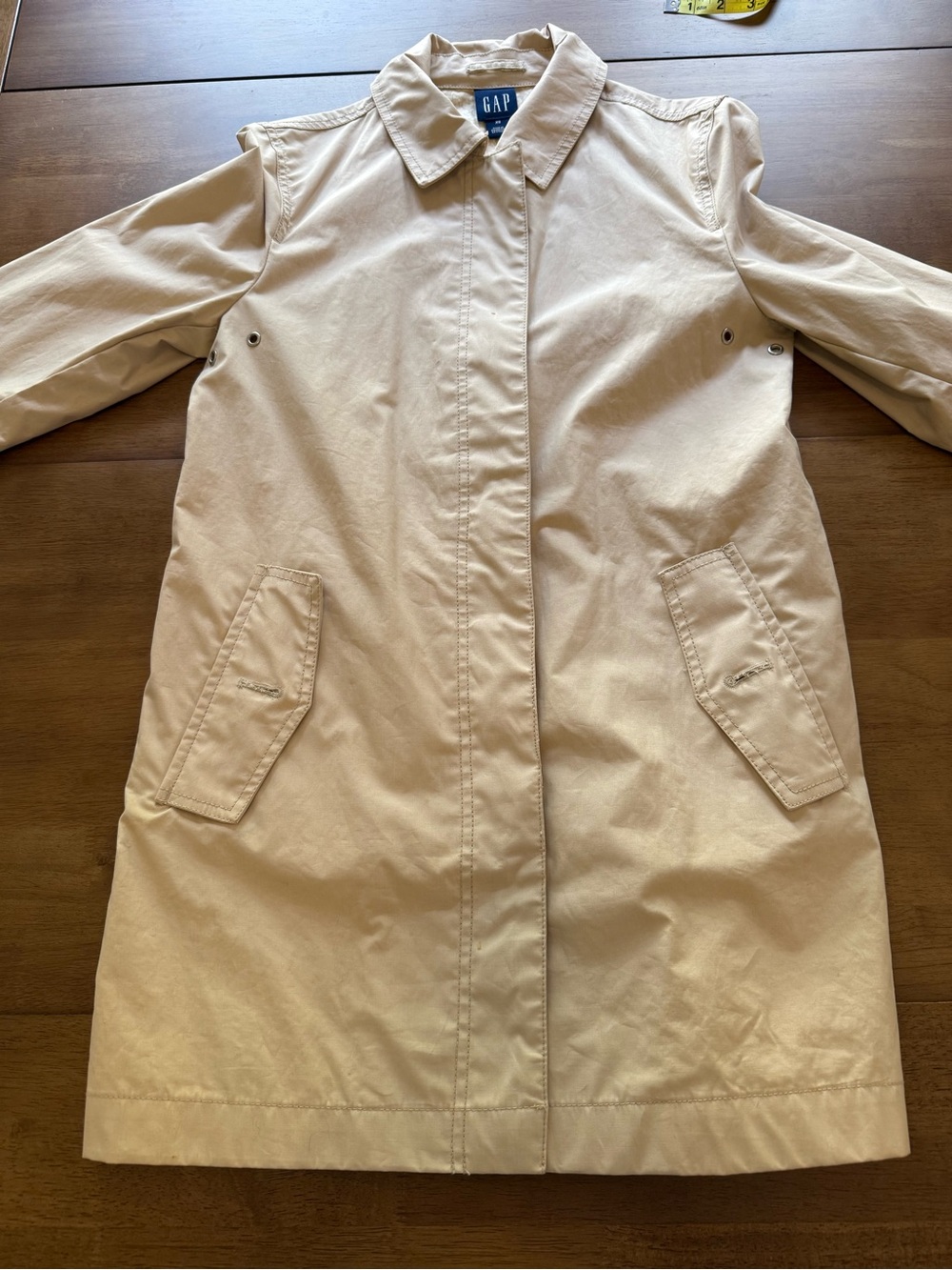 GAP Beige Rain Coat Trench Jacket Women’s XS Lightweight Button Front - Picture 12 of 15